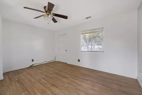 Living - 190 S Evans St, Tipton, CA 93272 photo 3 of 3
