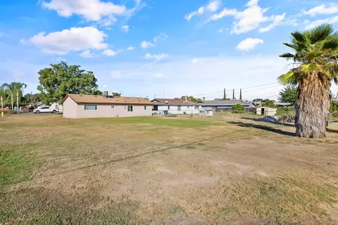 Exterior - 190 S Evans St, Tipton, CA 93272 photo 5 of 8