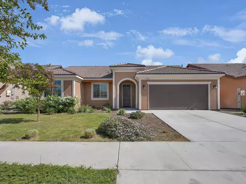 3414 N Oakwood St, Visalia, CA 93291