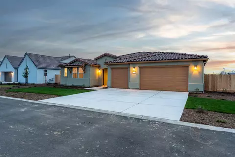 6521 W Wood Dr #LOT 1048, Visalia, CA 93277