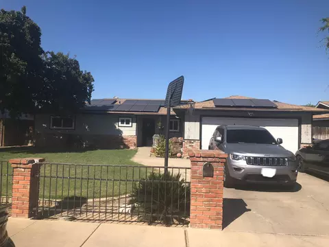 739 Bloomingdale Ave, Dinuba, CA 93618