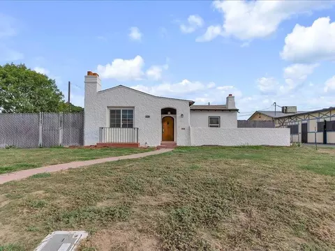 1132 Draper St, Kingsburg, CA 93631