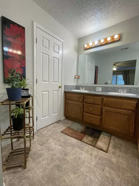 Bath - 1145 E Ferguson Ave, Visalia, CA 93292 photo 5 of 5