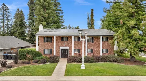 244 E Dorothea Ct, Visalia, CA 93277