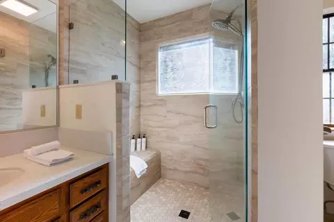 Bath - 41045 E Mynatt Dr, Three Rivers, CA 93271 photo 3 of 4
