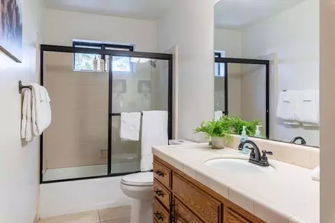 Bath - 41045 E Mynatt Dr, Three Rivers, CA 93271 photo 4 of 4