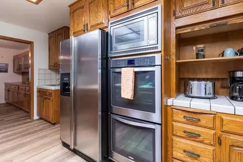 Kitchen - 41045 E Mynatt Dr, Three Rivers, CA 93271 photo 3 of 3