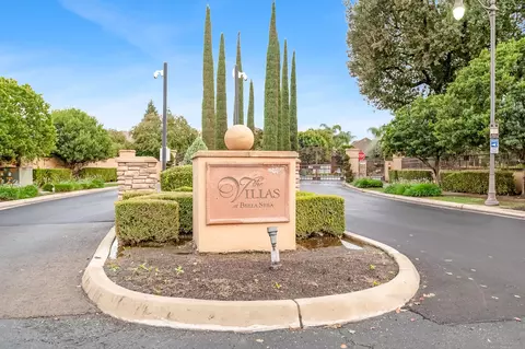 5235 W Pianosa Ct, Visalia, CA 93291