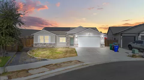 1922 W River Ave, Porterville, CA 93257