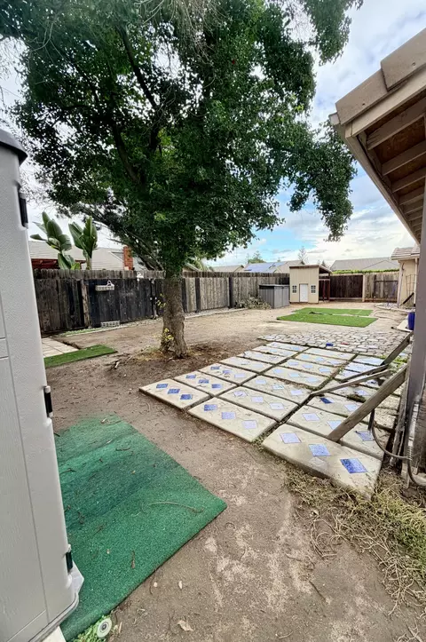 Exterior - 1803 Durango Court Ct, Tulare, CA 93274 photo 3 of 4