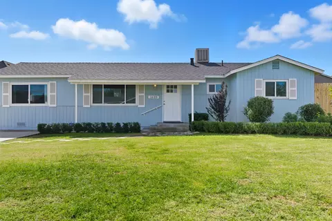 1625 W Sunnyview Ave, Visalia, CA 93291