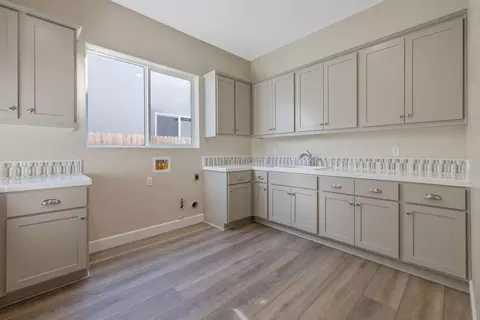 2190 NW Mitchell St, Hanford, CA 93230 photo 17