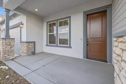 2190 NW Mitchell St, Hanford, CA 93230 photo 2