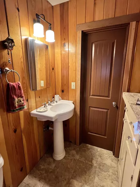 Bath - 2115 Ferguson Dr, Camp Nelson, CA 93265 photo 1 of 1