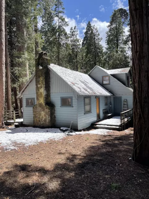 Exterior - 2115 Ferguson Dr, Camp Nelson, CA 93265 photo 4 of 12