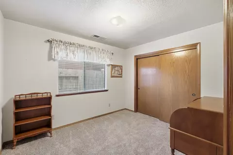 Bedroom - 1946 E Harvard Ct, Visalia, CA 93292 photo 3 of 7