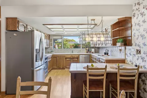 Kitchen - 1946 E Harvard Ct, Visalia, CA 93292 photo 1 of 8