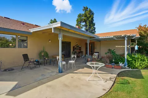 Exterior - 1946 E Harvard Ct, Visalia, CA 93292 photo 6 of 9