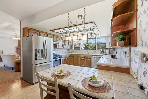 Kitchen - 1946 E Harvard Ct, Visalia, CA 93292 photo 2 of 8