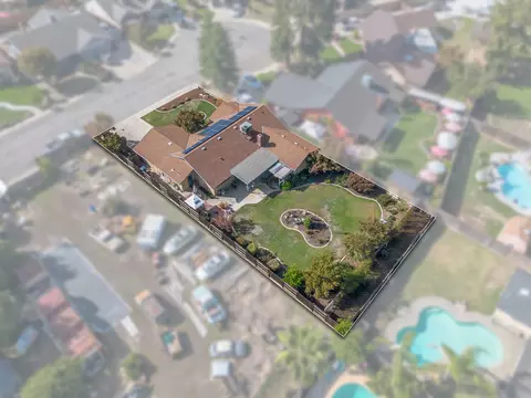 View/Area - 1946 E Harvard Ct, Visalia, CA 93292 photo 5 of 7
