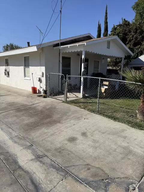53 N Prospect St, Porterville, CA 93257