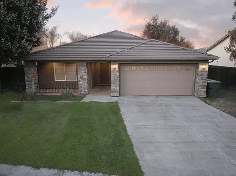4106 W Prospect Ave, Visalia, CA 93291