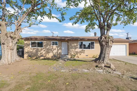 1316 S Spruce St, Tulare, CA 93274