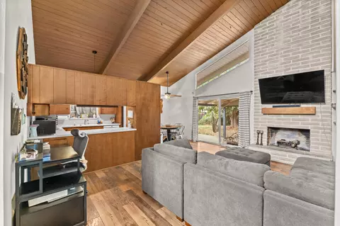 Living - 510 S Quince Ave, Exeter, CA 93221 photo 2 of 4