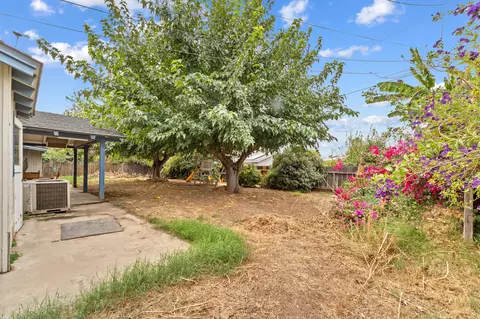 Exterior - 510 S Quince Ave, Exeter, CA 93221 photo 7 of 8