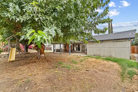Exterior - 510 S Quince Ave, Exeter, CA 93221 photo 6 of 8