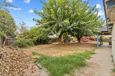 Exterior - 510 S Quince Ave, Exeter, CA 93221 photo 5 of 8