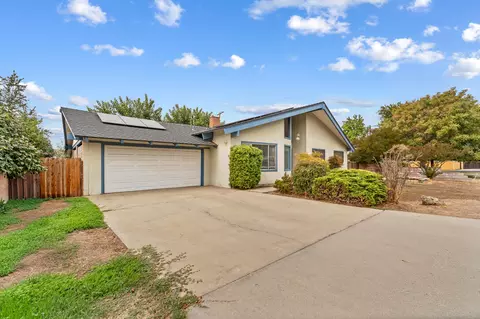 Exterior - 510 S Quince Ave, Exeter, CA 93221 photo 3 of 8