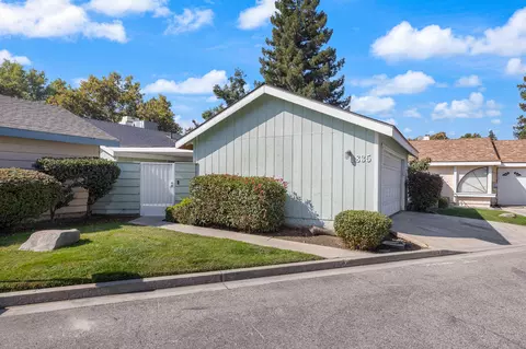 1835 E Babcock Ave, Visalia, CA 93292