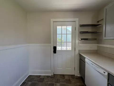 Entry Way - 523 N Locust St, Visalia, CA 93291 photo 4 of 4
