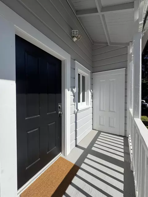 Exterior - 523 N Locust St, Visalia, CA 93291 photo 10 of 27