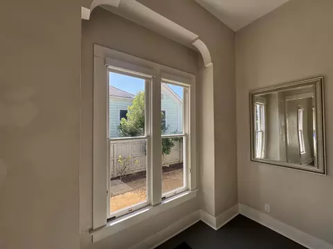 Entry Way - 523 N Locust St, Visalia, CA 93291 photo 2 of 4