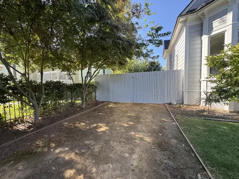 Exterior - 523 N Locust St, Visalia, CA 93291 photo 3 of 27