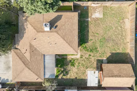 View/Area - 2102 E Bardsley Ave, Tulare, CA 93274 photo 3 of 5