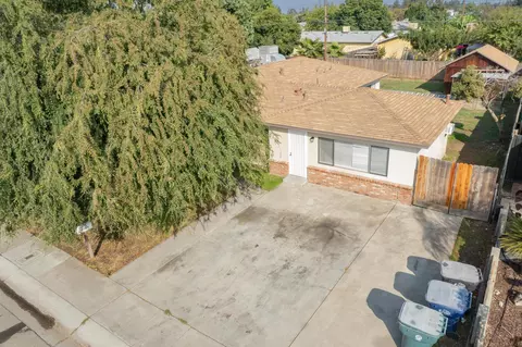 View/Area - 2102 E Bardsley Ave, Tulare, CA 93274 photo 2 of 5