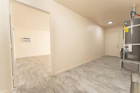 Entry Way - 2102 E Bardsley Ave, Tulare, CA 93274 photo 3 of 3