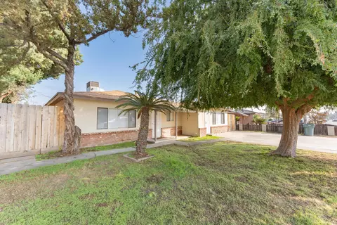 Exterior - 2102 E Bardsley Ave, Tulare, CA 93274 photo 2 of 11