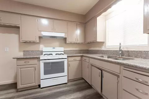 Kitchen - 2102 E Bardsley Ave, Tulare, CA 93274 photo 2 of 4