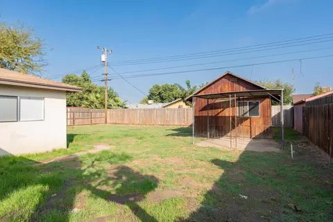 Exterior - 2102 E Bardsley Ave, Tulare, CA 93274 photo 6 of 11