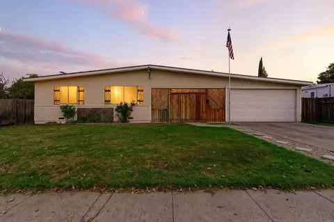 2422 S West St, Visalia, CA 93277