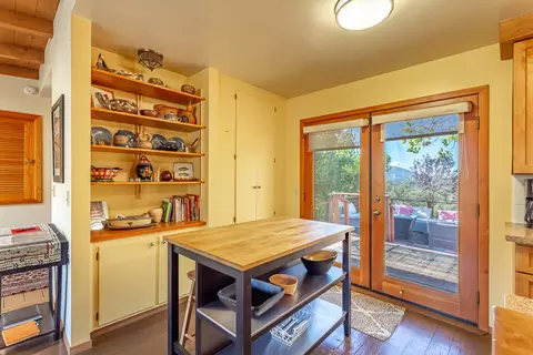 Kitchen - 46685 Sycamore Dr # D, Three Rivers, CA 93271 photo 4 of 4