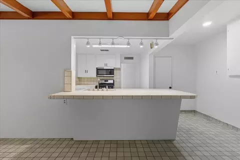 Kitchen - 407 Channing Way, Exeter, CA 93221 photo 4 of 4