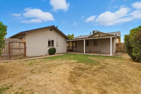 Exterior - 407 Channing Way, Exeter, CA 93221 photo 4 of 6