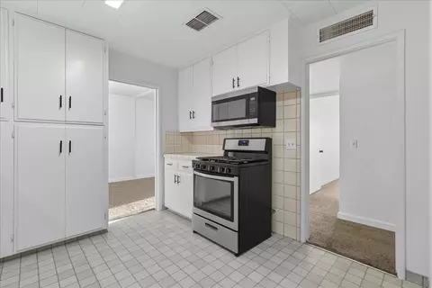 Kitchen - 407 Channing Way, Exeter, CA 93221 photo 2 of 4