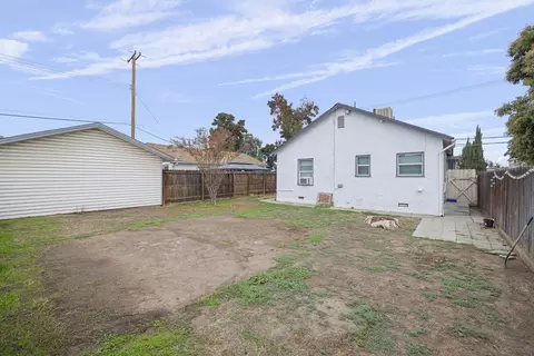 Exterior - 605 E Tulare Ave, Visalia, CA 93292 photo 4 of 5
