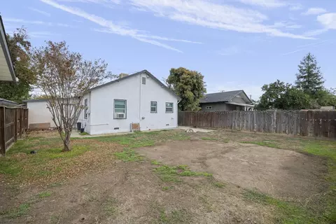Exterior - 605 E Tulare Ave, Visalia, CA 93292 photo 5 of 5